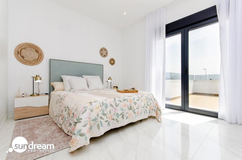 Villa adosada de 3 dormitorios con piscina privada a la venta en Vistabella Golf Resort