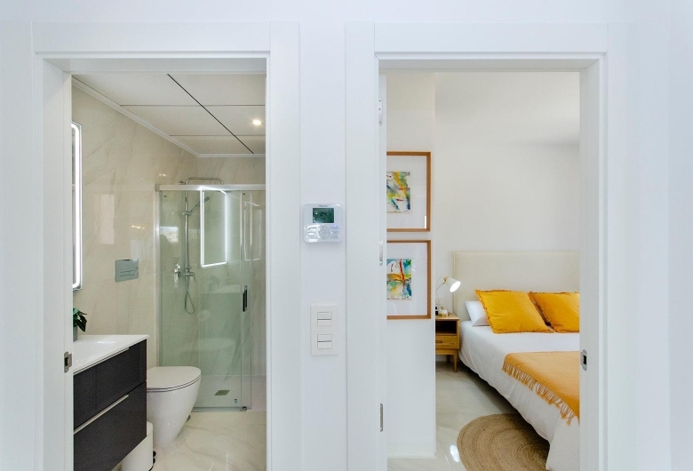Villa adosada de 3 dormitorios con piscina privada a la venta en Vistabella Golf Resort