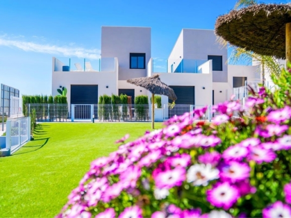 Villa adosada con 3 dormitorios lista para entrar a vivir en Altaona Golf Resort, Murcia