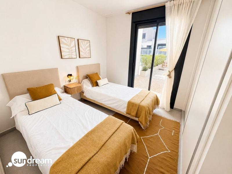 Villa adosada con 3 dormitorios lista para entrar a vivir en Altaona Golf Resort, Murcia