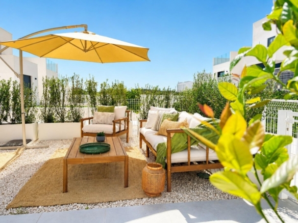 Villa adosada con 3 dormitorios lista para entrar a vivir en Altaona Golf Resort, Murcia