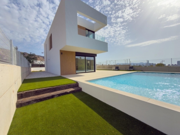 Villa independiente de 3 domitorios lista para entrar a vivir en Finestrat(Alicante)