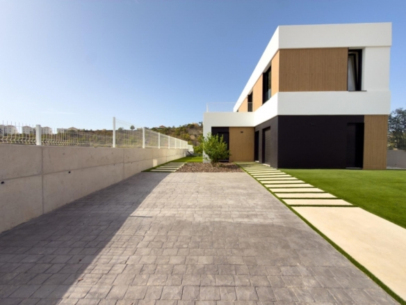 Villa independiente de 3 domitorios lista para entrar a vivir en Finestrat(Alicante)
