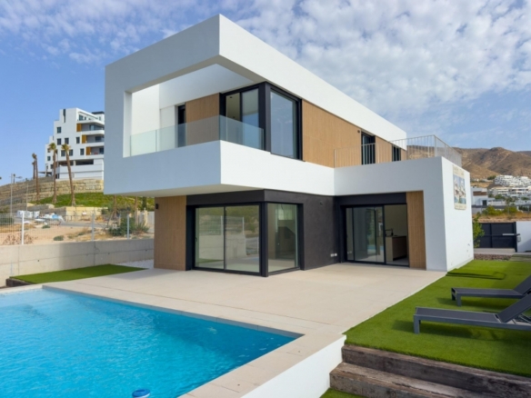 Villa de 4 dormitorios con piscina privada y espectaculares vistas con entrega inmediata en Finestrat