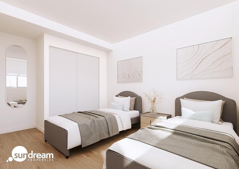 Bungalow de planta alta con 3 dormitorios y gran solarium a la venta en La Manga Club