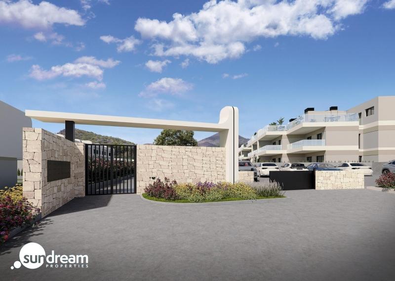 Bungalow de planta alta con 3 dormitorios y gran solarium a la venta en La Manga Club