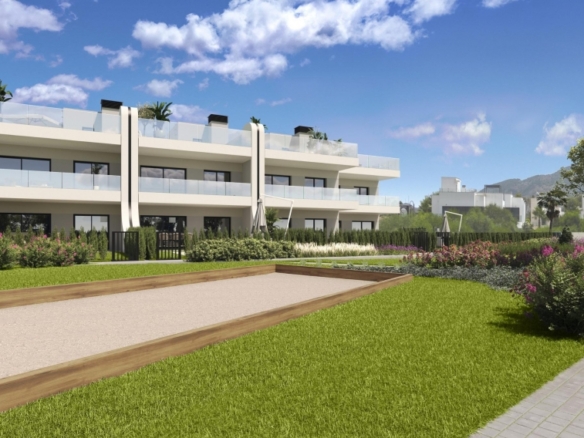 Bungalow de planta alta con 3 dormitorios y gran solarium a la venta en La Manga Club