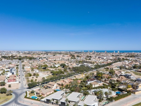 Villa de una planta con 3 dormitorios y piscina privada en San Javier