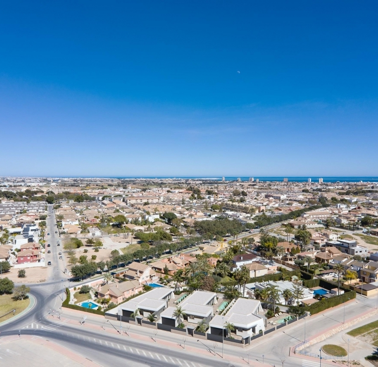 Villa de una planta con 3 dormitorios y piscina privada en San Javier