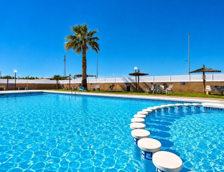 Encantadora vivienda de esquina con 2 dormitorios y orientación sur en Montebello – Algorfa