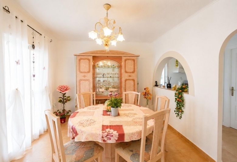 Encantadora vivienda de esquina con 2 dormitorios y orientación sur en Montebello – Algorfa