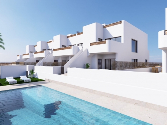 Bungalow de planta baja con jardín a la venta en Dolores