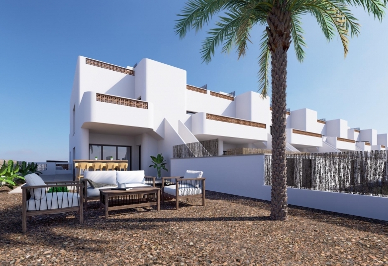 Bungalow de planta baja con jardín a la venta en Dolores