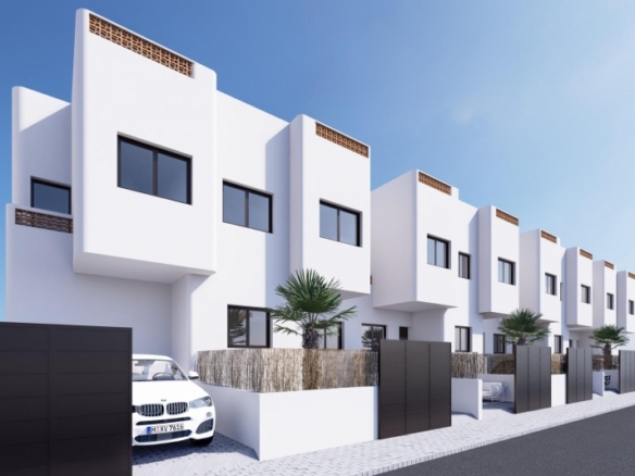Bungalow de planta baja con jardín a la venta en Dolores