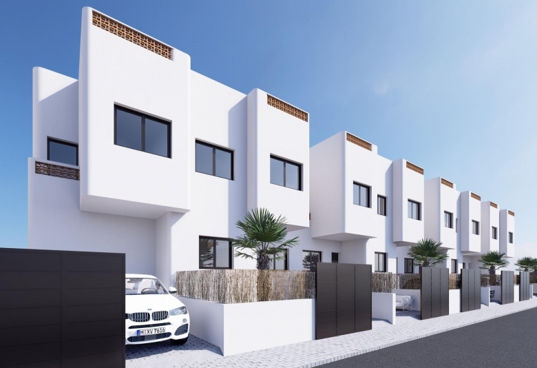 Bungalow de planta baja con jardín a la venta en Dolores