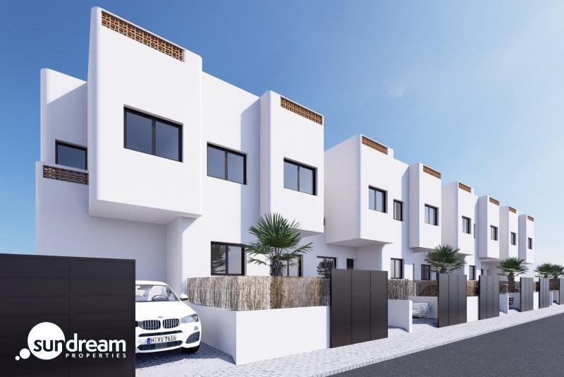 Bungalow de planta baja con jardín a la venta en Dolores