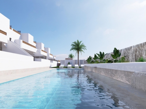 Bungalow de planta baja con jardín a la venta en Dolores