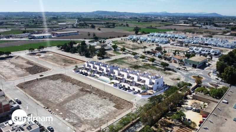 Bungalow de planta baja con jardín a la venta en Dolores