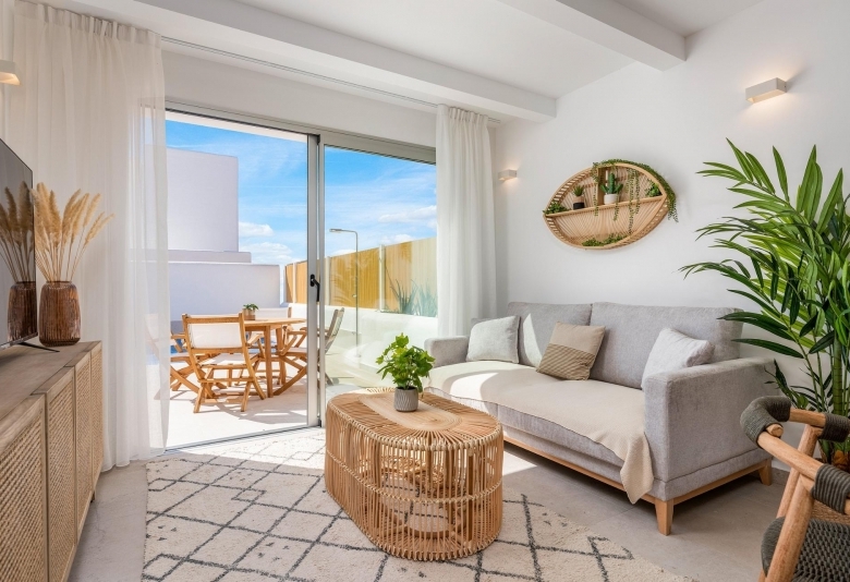 Bungalow de planta baja con jardín a la venta en Dolores
