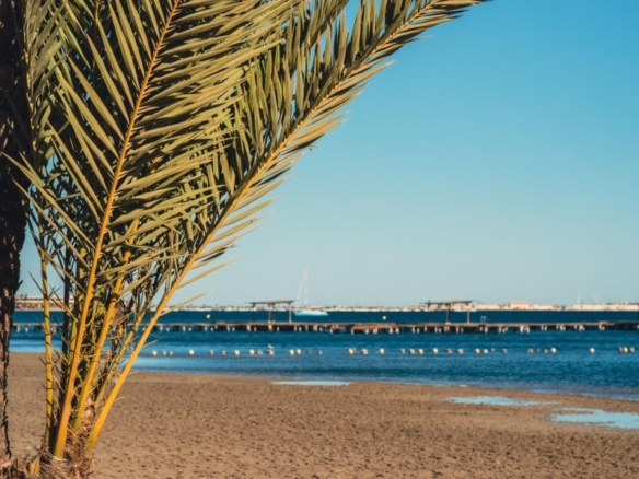 Apartamento de 2 dormitorios en primera planta a solo 500 metros de la playa en venta en Lo pagan(San Pedro del Pinatar)