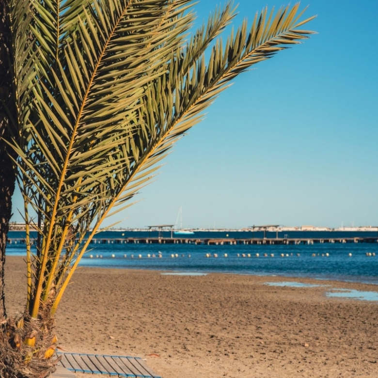 Apartamento de 2 dormitorios en primera planta a solo 500 metros de la playa en venta en Lo pagan(San Pedro del Pinatar)