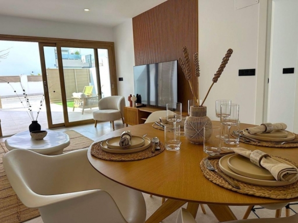 Bungalow de planta baja con 2 dormitorios a 800 m de la playa en San Pedro del Pinatar
