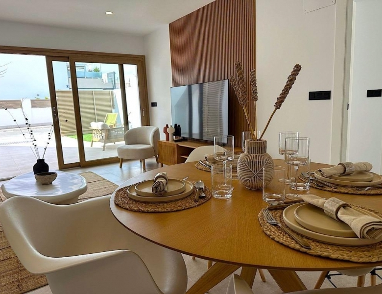 Bungalow de planta baja con 2 dormitorios a 800 m de la playa en San Pedro del Pinatar