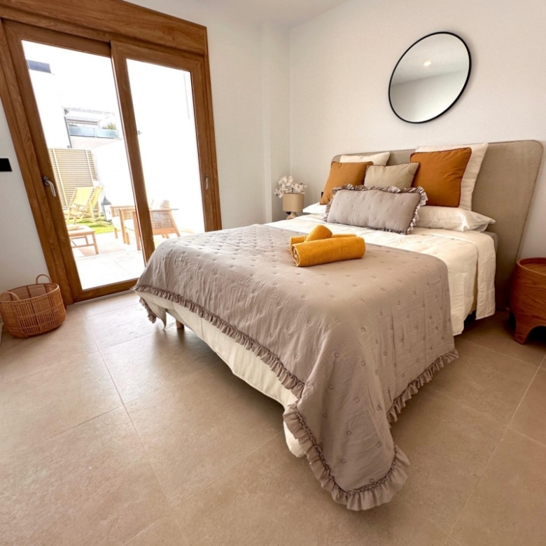 Bungalow de planta baja con 2 dormitorios a 800 m de la playa en San Pedro del Pinatar