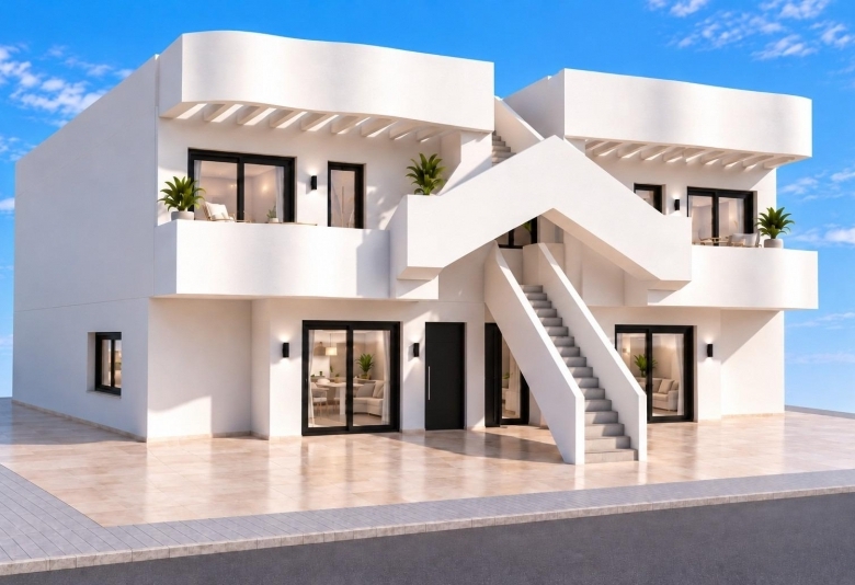 Bungalow de planta alta de 2 dormitorios con solarium y piscina privada cerca de la playa en San Pedro del Pinatar