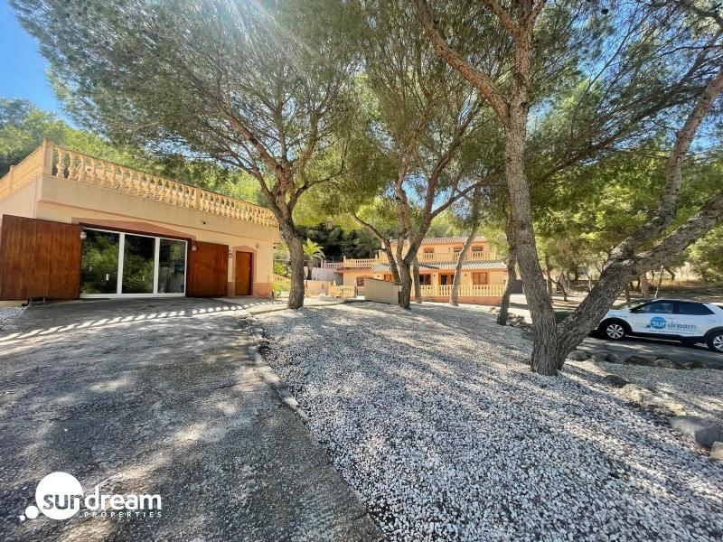 FINCA ECUESTRE MEDITERRÁNEA CERCA DEL LAGO EN TORREMENDO – ALICANTE
