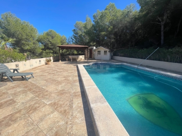 FINCA ECUESTRE MEDITERRÁNEA CERCA DEL LAGO EN TORREMENDO – ALICANTE