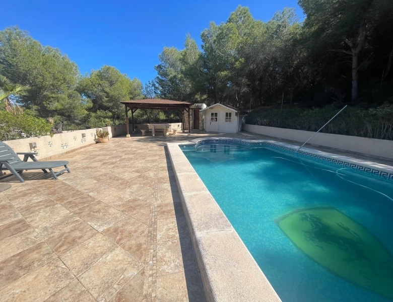 FINCA ECUESTRE MEDITERRÁNEA CERCA DEL LAGO EN TORREMENDO – ALICANTE