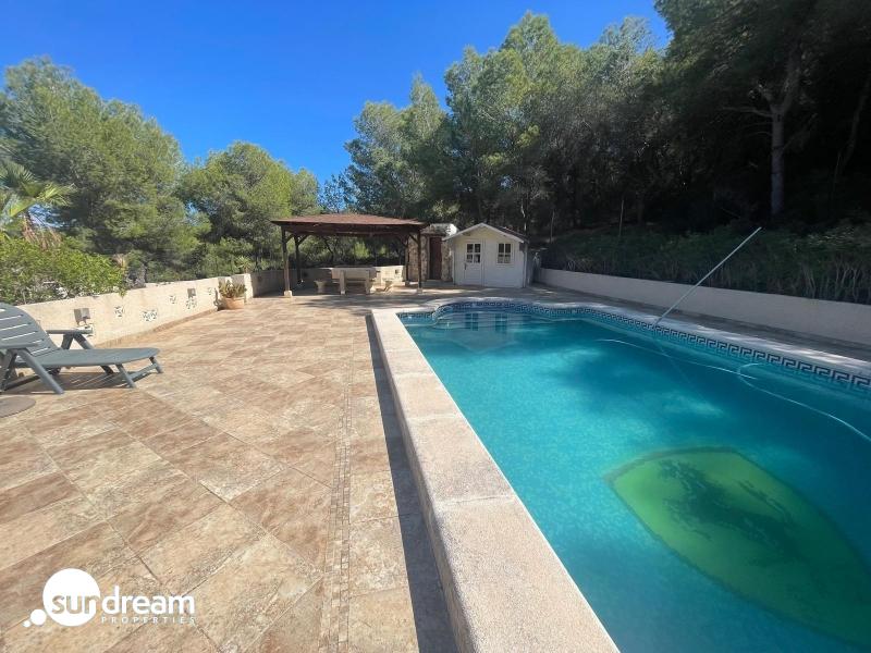 FINCA ECUESTRE MEDITERRÁNEA CERCA DEL LAGO EN TORREMENDO – ALICANTE