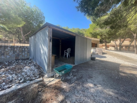 FINCA ECUESTRE MEDITERRÁNEA CERCA DEL LAGO EN TORREMENDO – ALICANTE