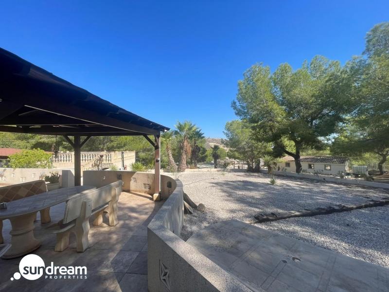 FINCA ECUESTRE MEDITERRÁNEA CERCA DEL LAGO EN TORREMENDO – ALICANTE