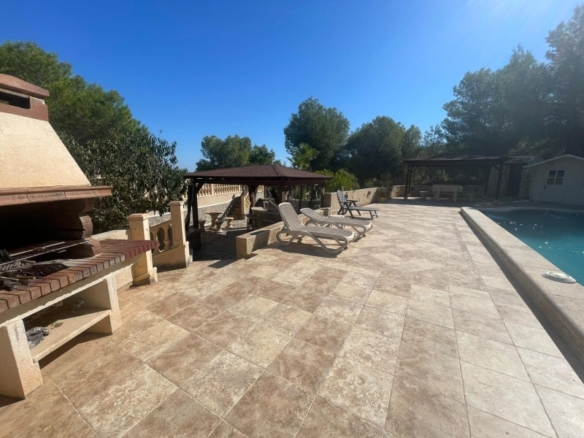 FINCA ECUESTRE MEDITERRÁNEA CERCA DEL LAGO EN TORREMENDO – ALICANTE