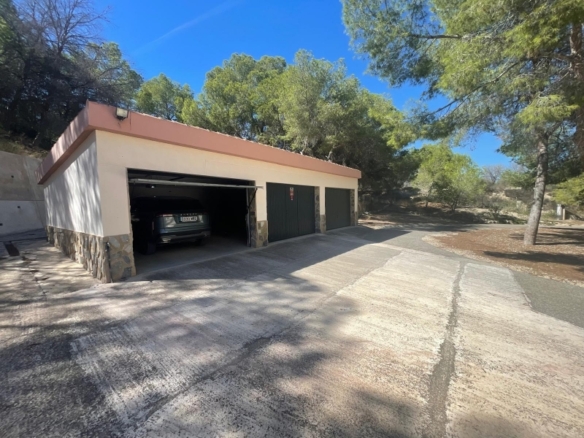 FINCA ECUESTRE MEDITERRÁNEA CERCA DEL LAGO EN TORREMENDO – ALICANTE