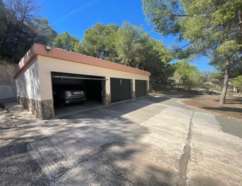 FINCA ECUESTRE MEDITERRÁNEA CERCA DEL LAGO EN TORREMENDO – ALICANTE
