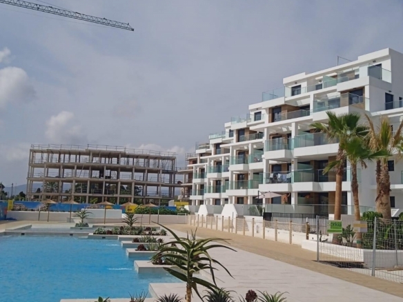 Ático en venta con piscina en playa l’Estanyo Denia