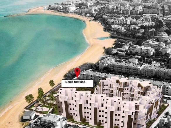 Ático en venta con piscina en playa l’Estanyo Denia