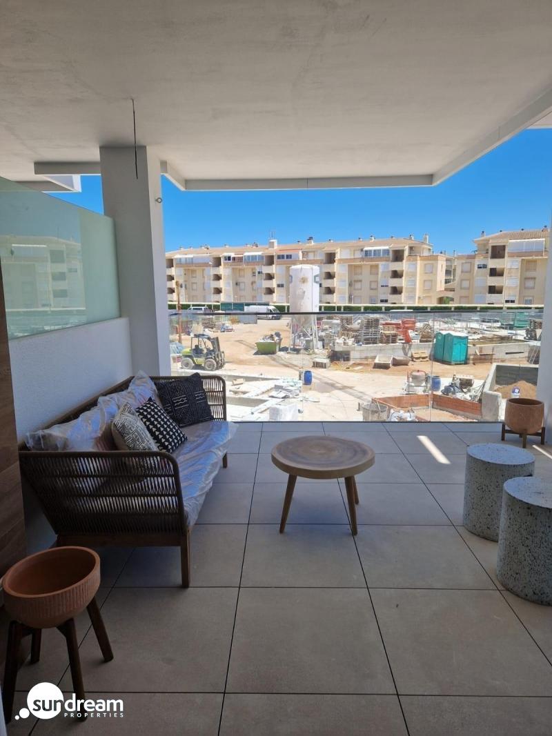 Ático en venta con piscina en playa l’Estanyo Denia