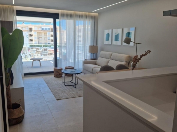 Ático en venta con piscina en playa l’Estanyo Denia