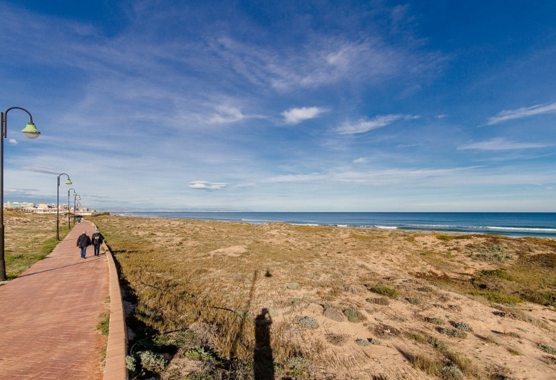 Ático en venta obra nueva con garaje en playa Torrevieja