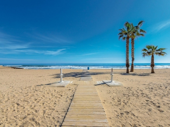Ático en venta obra nueva con garaje en playa Torrevieja