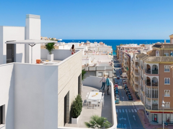 Apartamentos obra nueva con piscina y vistas Torrevieja