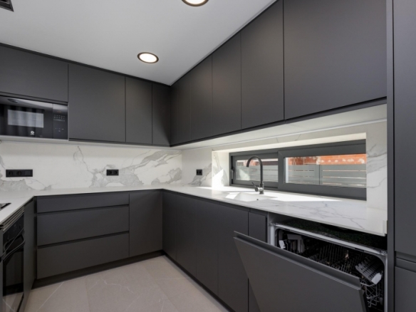 Villas de obra nueva en venta con piscina Torrevieja