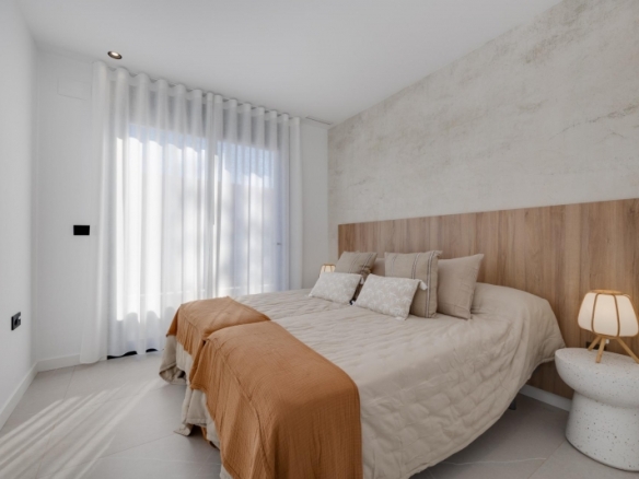 Villas de obra nueva en venta con piscina Torrevieja