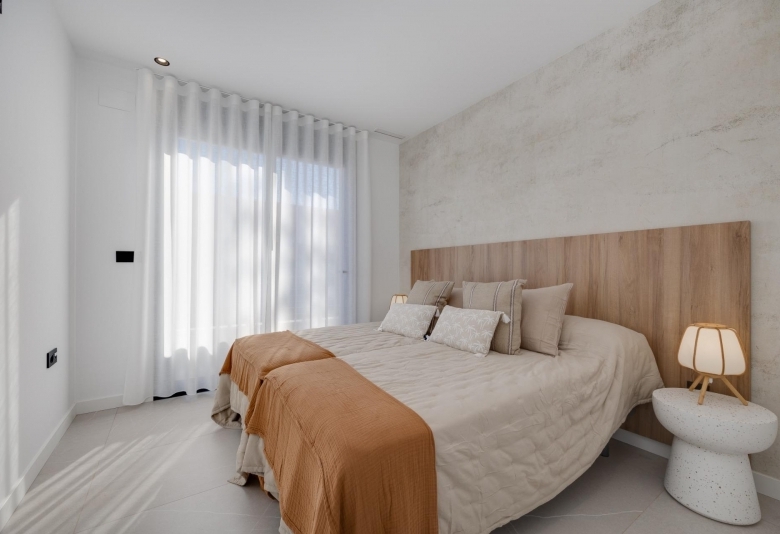 Villas de obra nueva en venta con piscina Torrevieja