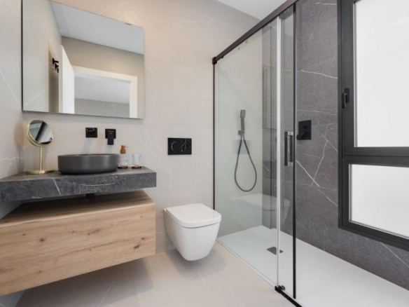 Villas de obra nueva en venta con piscina Torrevieja