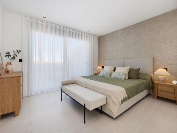 Villas de obra nueva en venta con piscina Torrevieja